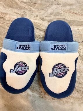 Utah Jazz Slippers Mens Medium NBA Plush House Shoes Blue White medium